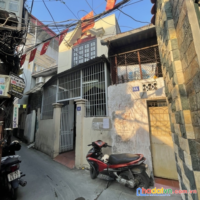 Hàng nóng 

tại ngõ 128 tôn đức thắng, sdcc 51m x 2 tầng, 2 ngủ 2 wc, sân cổng riêng, chỉ có 1