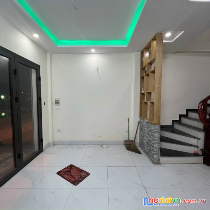 Nhà đẹp view sông- kinh doanh – tựu liệt -30 m2 – mt 4,7m x5 tầng giá: 4,2 tỷ