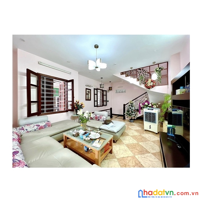 Nhà đẹp, gara ô tô sẵn sàng, kinh doanh tốt, ở sướng cầu giấy, 55m, 9.3 tỷ