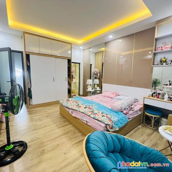 Bán nhà xuân thủy cầu giấy - quá hiếm - lô góc - 15m ra ô tô - giá chỉ  4