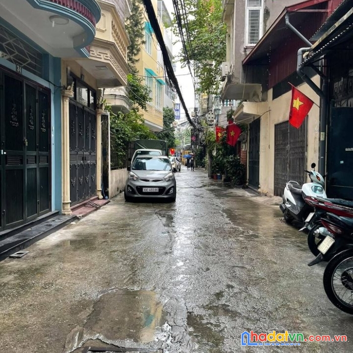 Bán nhà phố láng hạ - ngõ thông - ô tô gần - dt37m * 4t - mt4,4m - 4,3 tỷ.