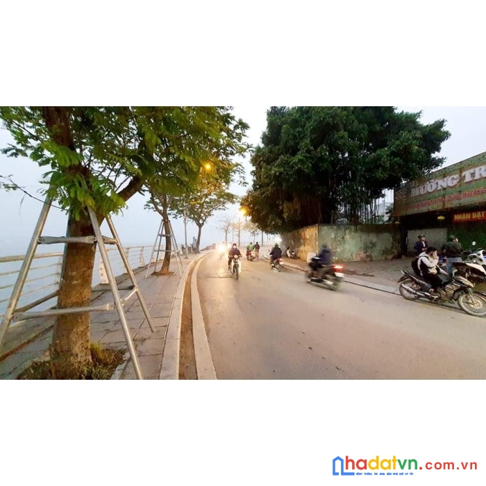 Bán nhà 4 tầng mặt phố trích sài, mặt hồ tây kinh doanh đa dạng,hiếm nhất khu vực, giá rẻ nhất.