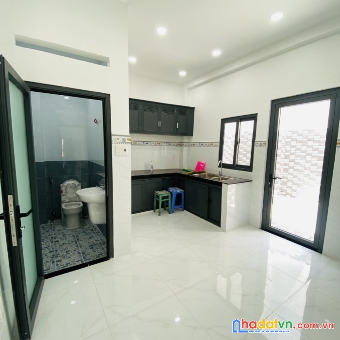 Siêu mẫu cách mạng tháng 8_2 tầng giá nhỉnh 3 tỷ sổ riêng