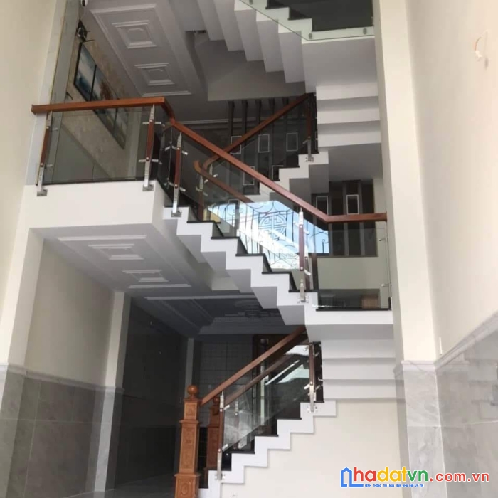 Nhà hxh thông tứ hướng siêu rẻ đường số 1 gò vấp 6.1x22m 3 tầng 9xtỷ