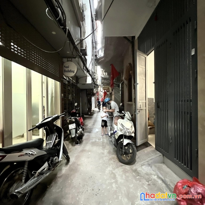 Bán nhà phân lô khu vự ba đình - nhà đẹp ở ngay - sổ nở hậu