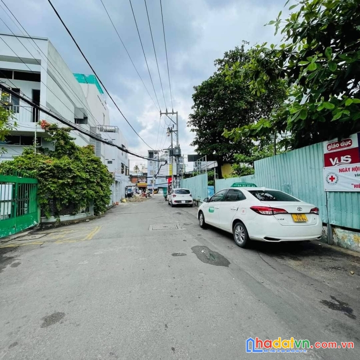 Trung tâm tân bình, hẻm thông xe tải tránh, cách mạng tháng tám. giá nhỉnh 10 tỷ.