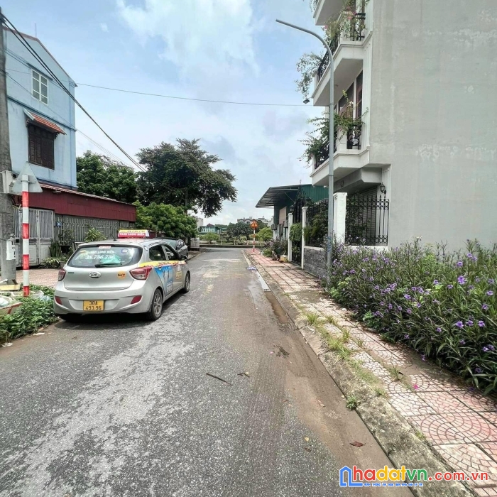 Bán đất gia quất long biên. dt45.4m.mt6.2m. giá3.8tỷ.