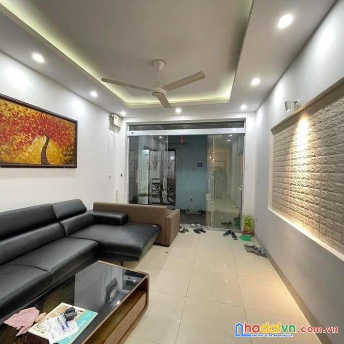 Bán nhà 5 tầng phường phúc lợi - ô tô đõ cửa - dt 40m - gần trường , chợ , hưởng trọn tiện ích