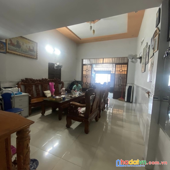 Bán nhà thạch lam-tân phú-48m2-sát mặt tiền-full nội thất-nhỉnh 5 tỷ.