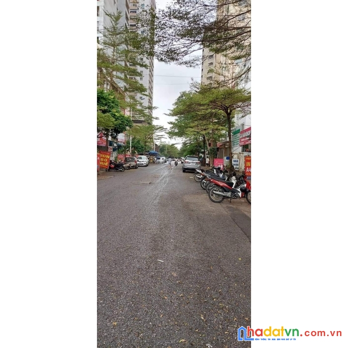 Bán nhà thanh bình. dt 75 m2.  3 tầng. mt 5m.  giá 7.2 tỷ.  
mặt ngõ. kd nhỏ