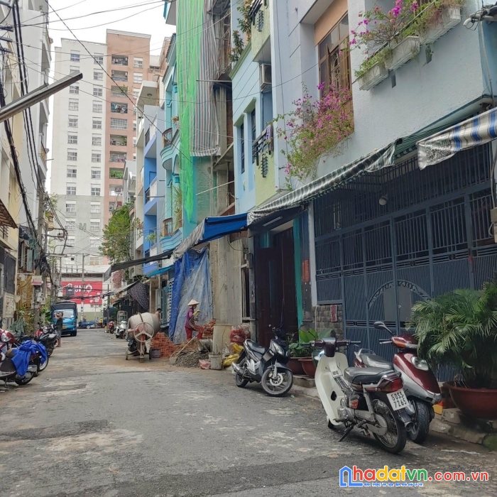 Bán nhà đường cách mạng tháng tám, hẻm xe hơi thông giá 100tr/m