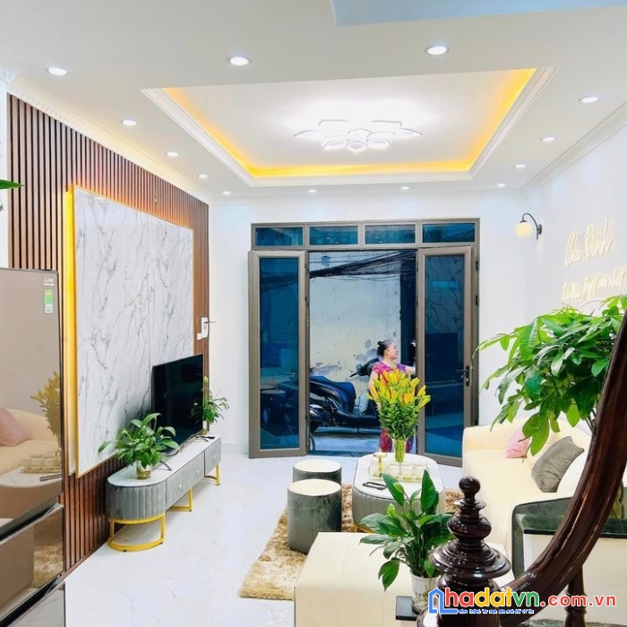 Bán nhà cầu diễn, 4 tầng x 41m2, nhà dân xây, gần ô tô, 3.95 tỷ.