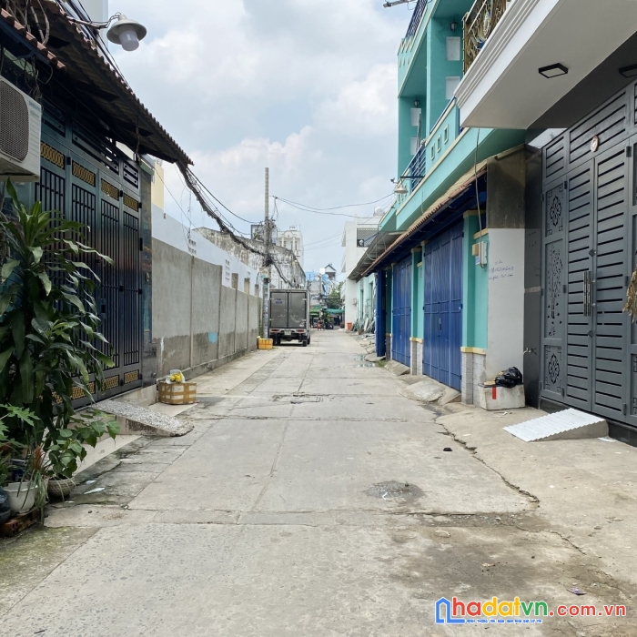 Bán nhà đường 2 xe tải tránh, 5 x 19 m, 3 pn, lê văn quới