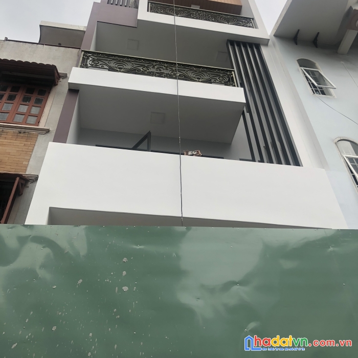 Cho thuê nhà văn phòng mới xây cmt8 giá 80tr