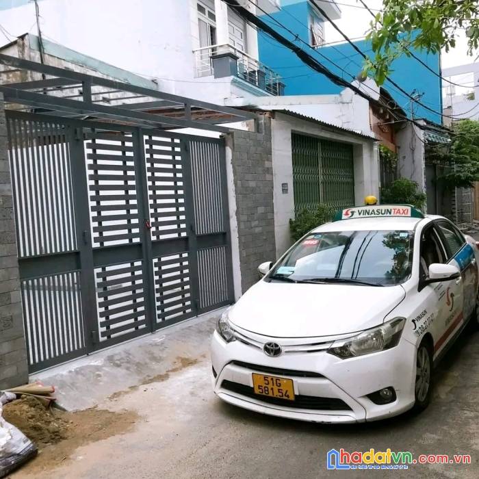 Bán nhà ngang 5.5m x 18m (100m) đường xe hơi, tam bình thủ đức