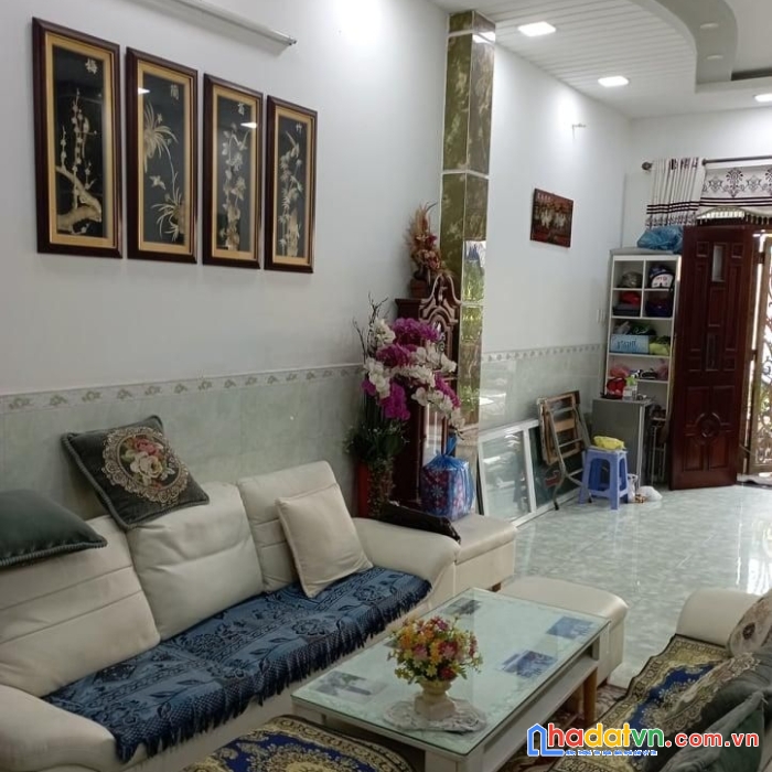 Bán gấp nhà mặt tiền đường đỗ nhuận, quận tân phú,4 tầng kiên cố, nhà đẹp hiện đại, tiện kinh doanh
