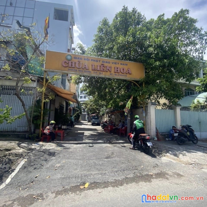 Q6. ngang nở hậu 10m 

 q6. ngang nở hậu 10m 
q6. ngang nở hậu 10m