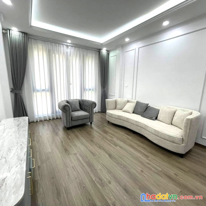 Bán nhà đập hộp bồ đề, gần phố, thang máy, an sinh, nhiều tiện ích, 52m2x4.1m