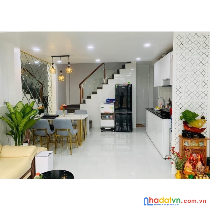 Nhà mới đẹp hẻm xe tải, ngang 4m, huỳnh tấn phát, trung tâm quận 7, giá hơn 5tỷ.