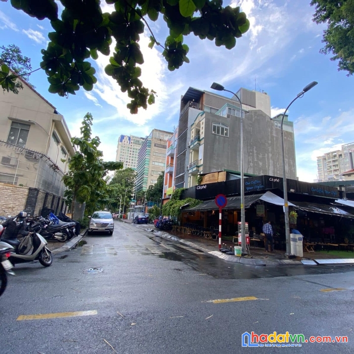 Cho thuê nhà nguyên căn mt khu vip quận 3