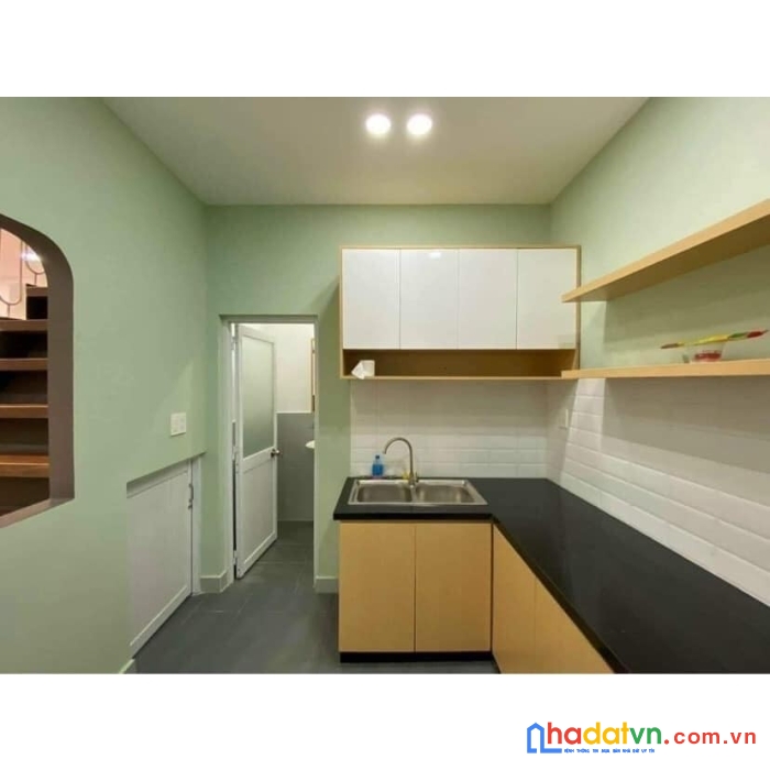 Hàng đầu tư. bán nhà cũ 2 tầng 125m2 đường 10 tnp b quận 9. giá 3.99 tỷ.