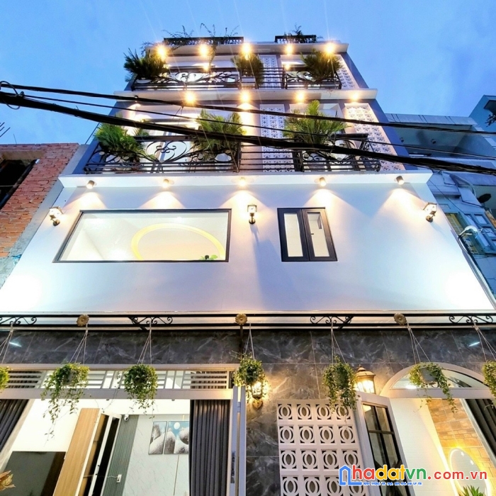 Nhà đẹp 4 tầng - giáp tân bình - hxh - dts 90m2 - chỉ hơn 4 tỷ