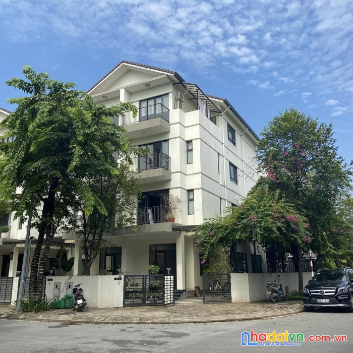 Bán biệt thự song lập, vinhomes thăng long, thang máy, ở sướng, 154mx4t mt7m giá 22 tỷ