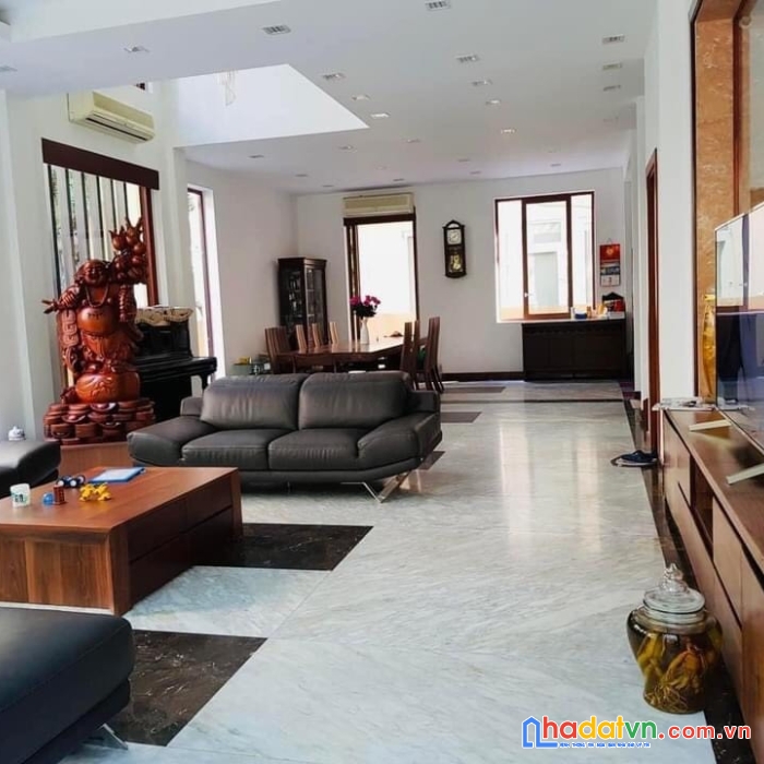Biệt thự palm garden việt hưng 209m2x3t chỉ 36 tỷ.