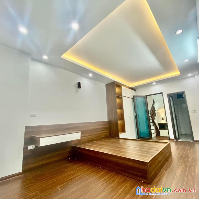 Rẻ! lô góc cầu giấy, ngõ 3m, cực thoáng, oto gần, 45m x 4t chỉ 4,65 tỷ