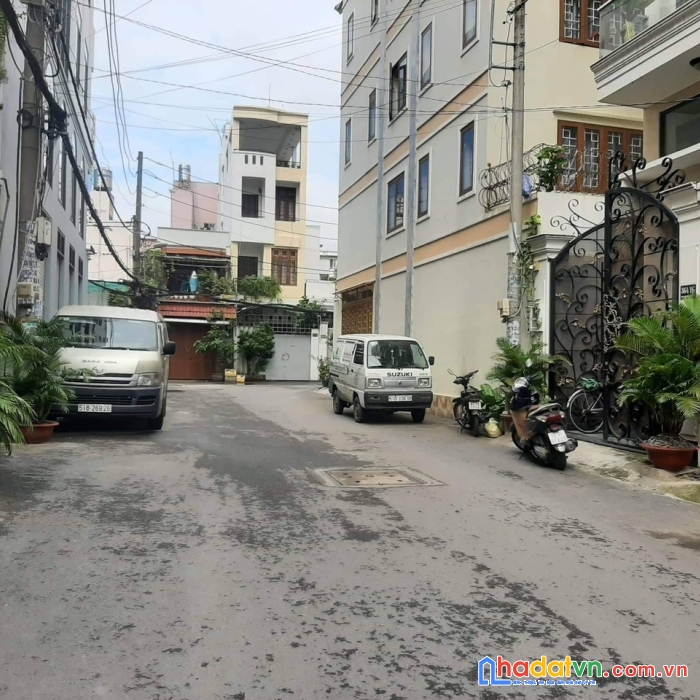 Dương quảng hàm ,gò vấp,  dt 5x11 , cn 55m2, 2 tầng ,chính chủ chưa qua kinh doanh.