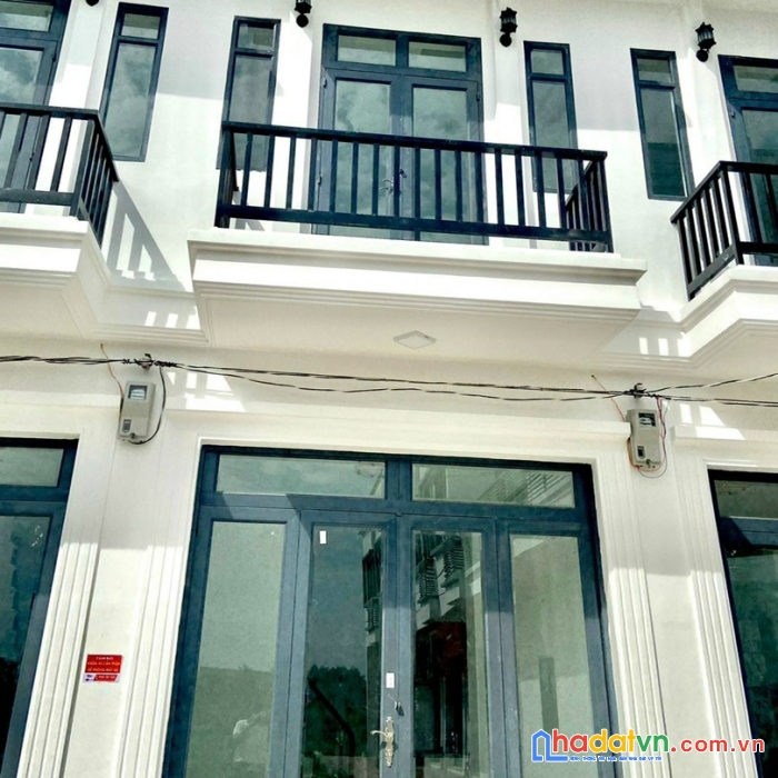 Nhà siêu rẻ 980tr dt 80m2 gần ngay chợ bình chánh