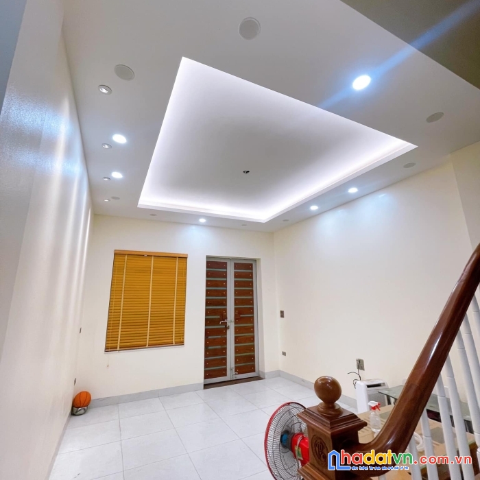 Bán nhà ngô quyền. 46m. 5  tầng. mt 4m  giá 7 tỷ
ô tô đỗ cửa.