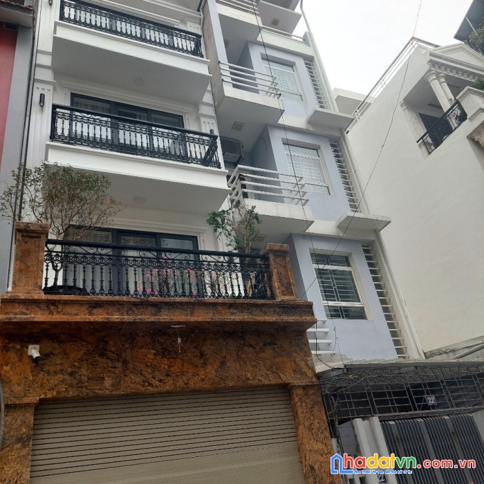 Nhà đẹp phố vip  lô góc  ô tô tránh  gara 2 ô tô thang máy xịn cực hiếm cực thoáng nguyễn văn cừ