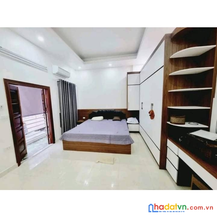 Bán nhà  chiến thắng, 2 mặt tiền. kinh doanh, vỉa hè, gara ô tô. 40m2,nhỉnh 5 tỷ.