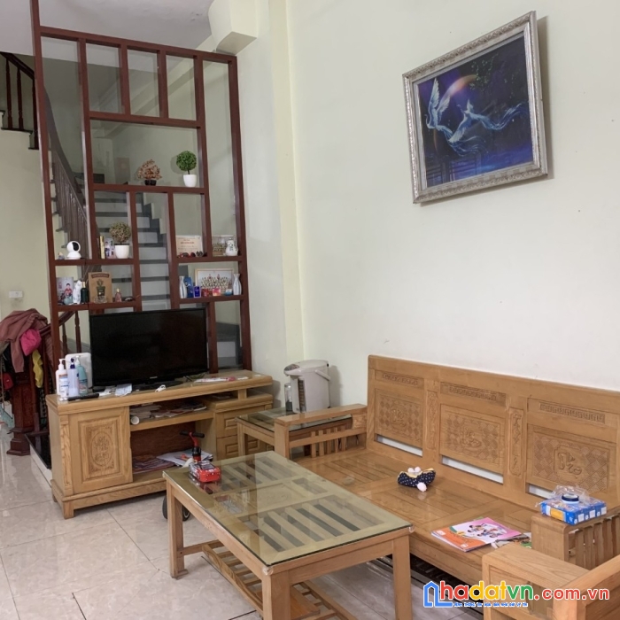 Bán nhà phố thạch bàn, gara ô tô, dt 40m x 5t, mt3.5m, ô tô tránh, kinh doanh, 4.3 tỷ.