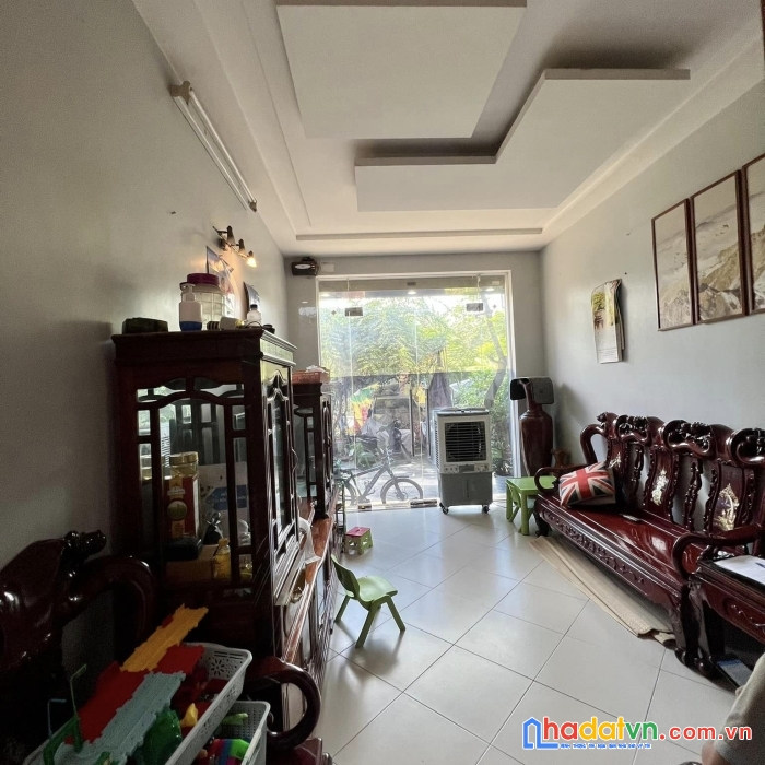 Cần tiền bán gấp nhà phân lô, oto đỗ cửa ngày đêm, kinh doanh, nhà đẹp ở ngay, dt35m, 4 tầng
