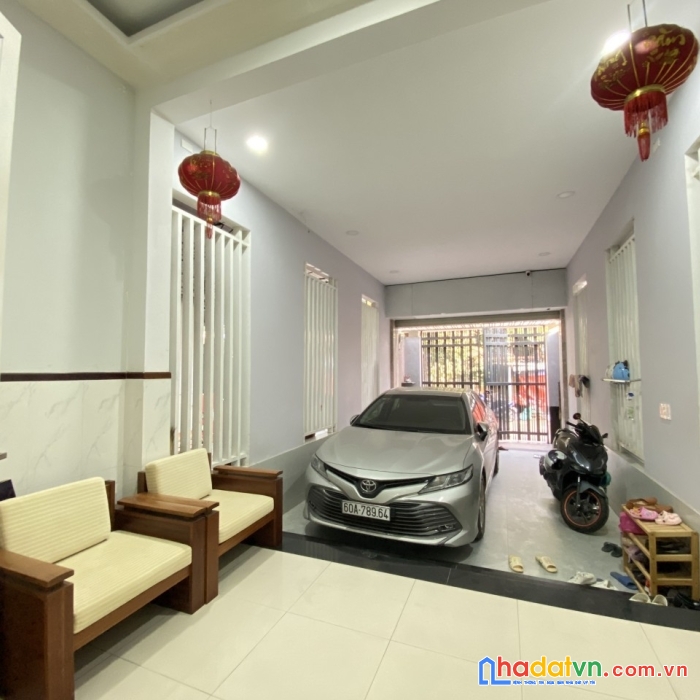 Nhà 1 trệt 1 lầu khu gia viên tân hiệp đường 2 xe hơi 100m2 giá cực rẻ