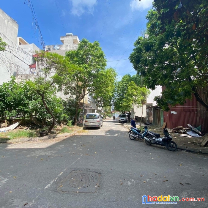 Bán đất phân lô. lô góc kđt xa la 50 m- giá 9,69 tỷ