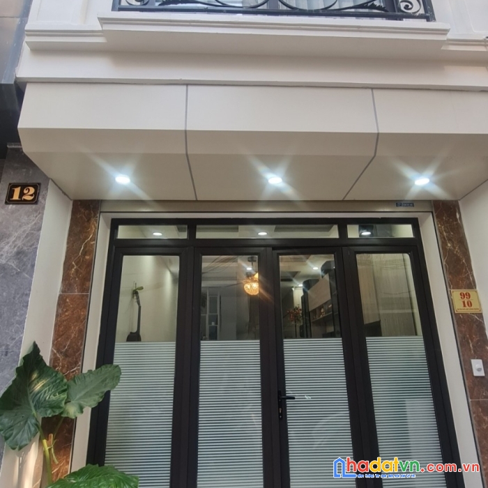 *bán nhà hàng hiếm tây hồ, giá cực hiếm. nhà 30m2, 5t, mt3.2m, giá 5.4 tỷ có thỏa thuận.
