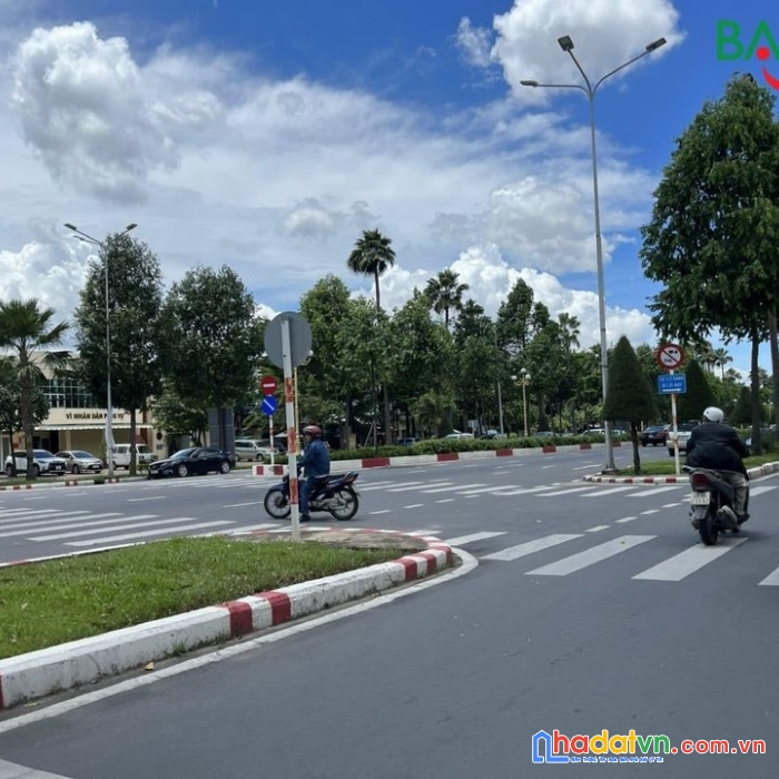 Bán đất lô góc giá siêu rẻ , còn khuyến mãi nguyên căn nhà c4, 68m2 trung dũng , trung tâm tp biên