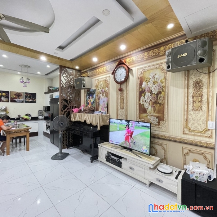 Bán nhà ngõ hàng kênh 62m2 4 tầng lô góc nhà mới đẹp