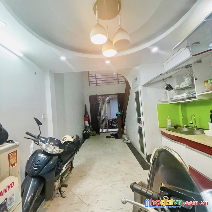 Bán nhà hoàng mai,dt 38m2 x5t,oto,mới,đẹp,giá rẻ,ở luôn, 3.69 tỉ