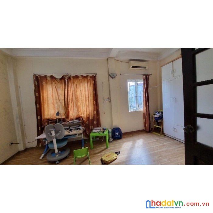 Lô góc ngõ thông ô tô kinh doanh 41mx4t mt5.4m nhỉnh 4 tỷ
nguyễn chính hoàng mai