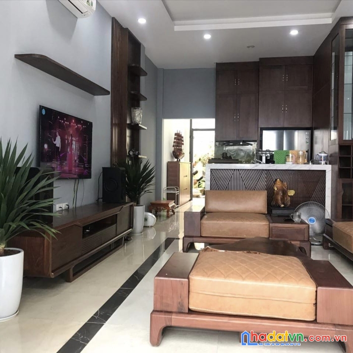 Bán nhà ngô gia tự, long biên 70m2 x 5 tầng, 2 mặt tiền 5,5m, trước nhà ôtô tránh