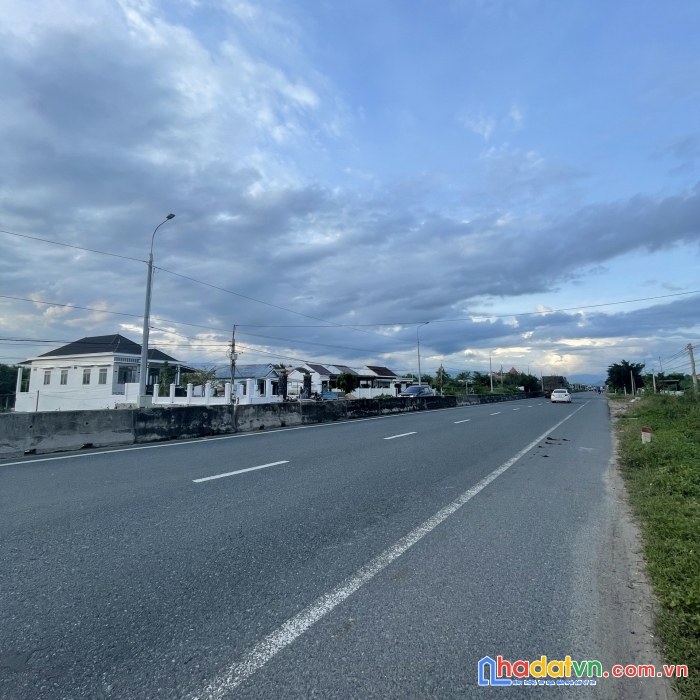 Bán gấp 2 lô ninh an, ninh hòa cách ql1a 50m giá 4tr/m2