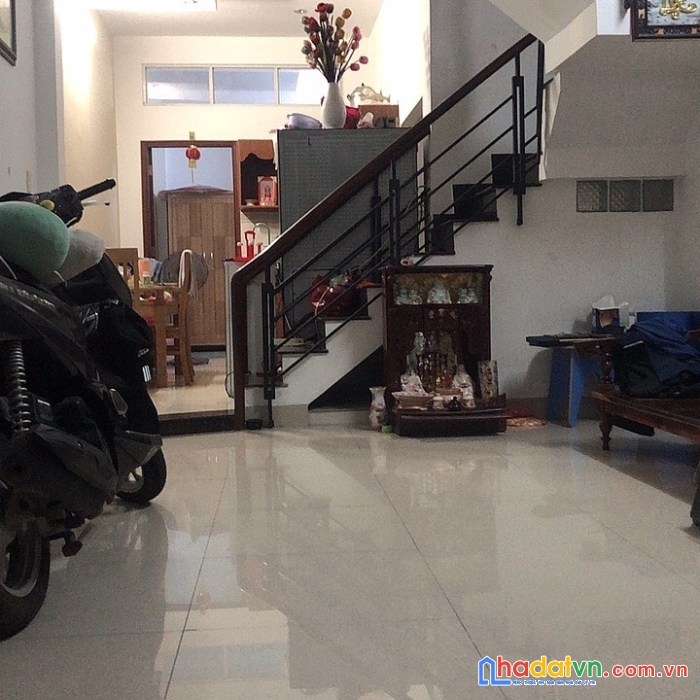 Bán nhà lê trọng tấn tân phú 93m2 2t 3pn cách aeon 3 phút có sân đậu ôtô