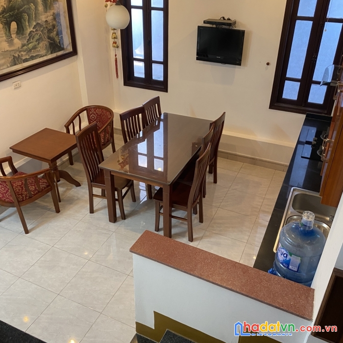 Âprtment tô ngọc vân, tây hồ,7 tầng thang máy,kinh doanh, dòng tiền 50tr/tháng.