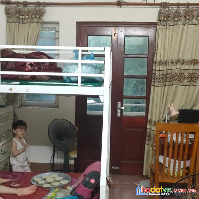 Bán nhà phạm văn đồng-cầu giấy-48m2-giá  4.5 tỷ-lô góc-ngõ thoáng-cách mặt phố