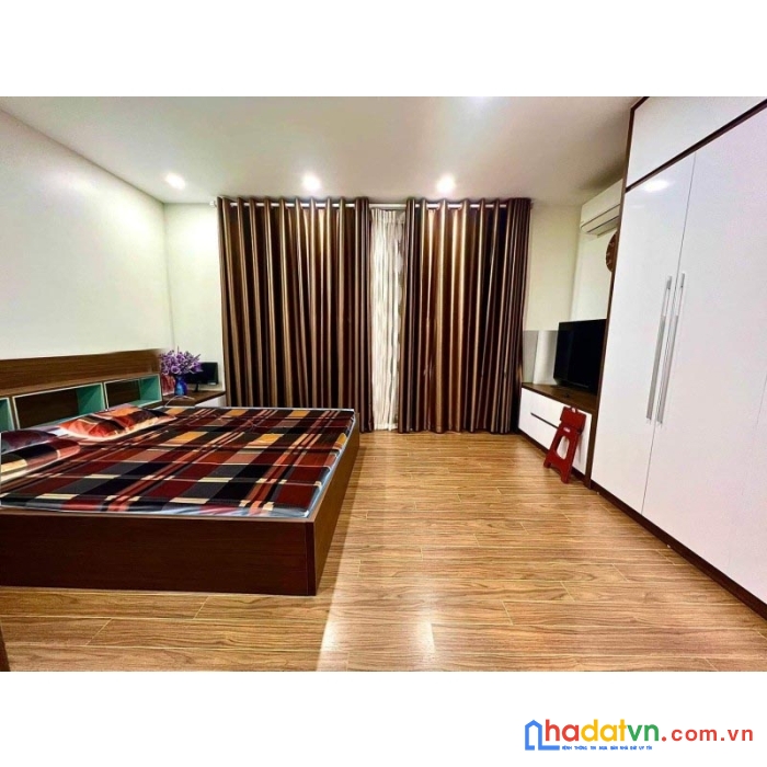 Căn hộ cao cấp 7 tầng có thang máy phố xuân thủy, 12 tỷ 6
