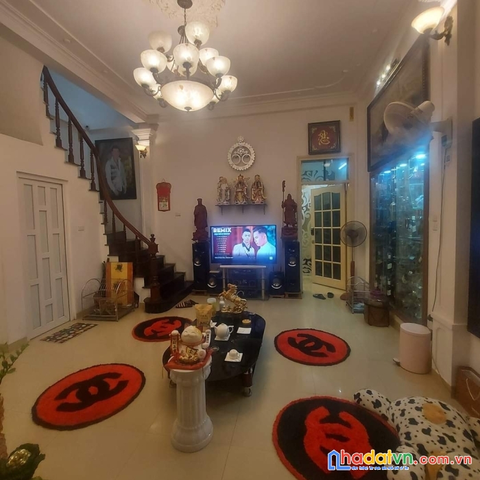 Bán đẹp giá rẻ tại phúc lợi, 5 tầng, 32m, ô tô, giá nhỉnh 2 tỷ